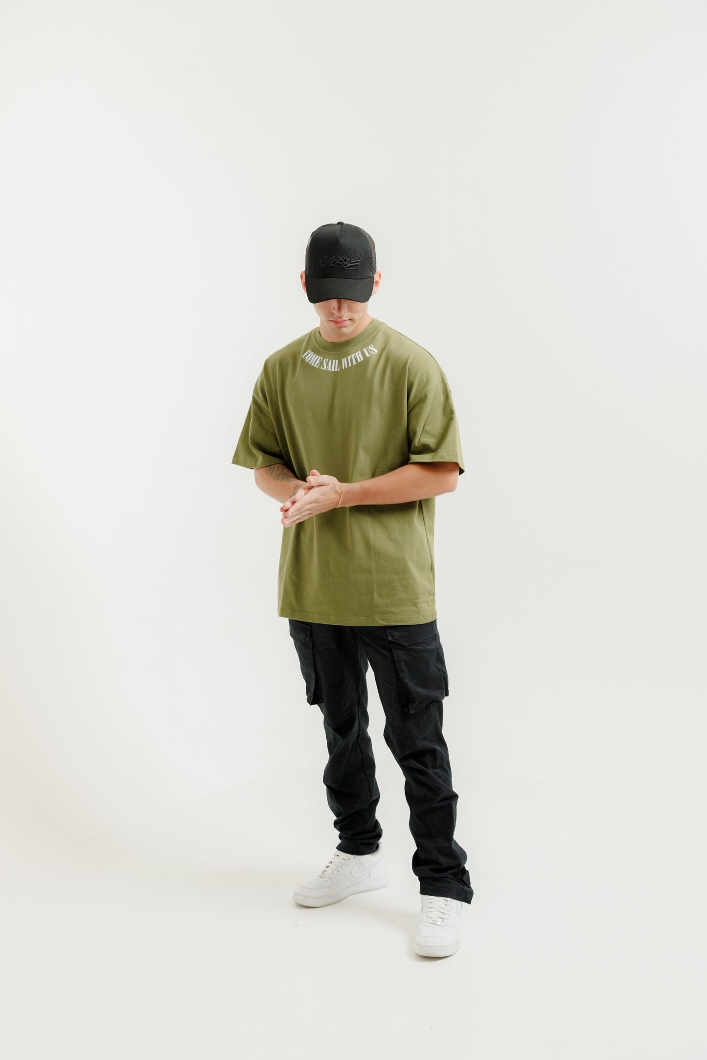 OLIVE OVERSIZED T
