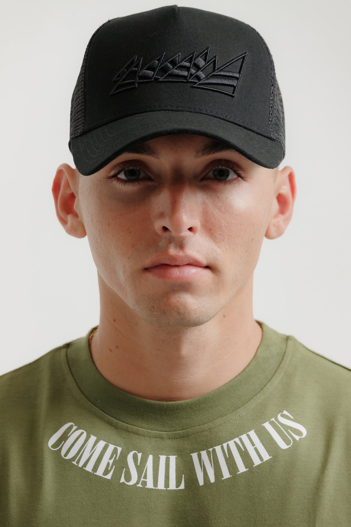 OLIVE OVERSIZED T